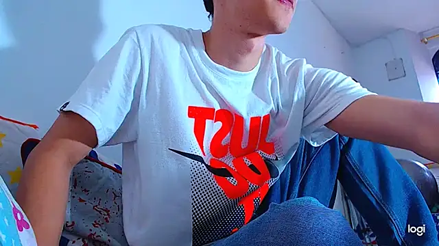 Snapshot of ADAM_HOT chatting on 11/15/25, 09:00 ADAM HOT online show from 11/15/25, 09:00