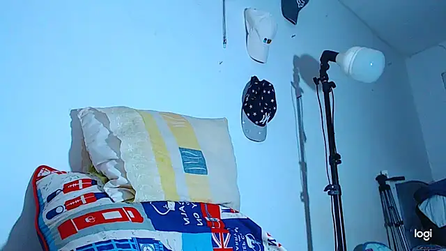 Snapshot of ADAM_HOT chatting on 11/19/25, 10:54 ADAM HOT online show from 11/19/25, 10:54