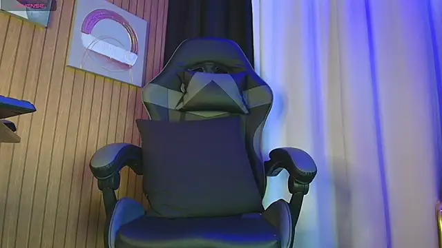 Camila Chainn online show from 11/15/25, 08:33