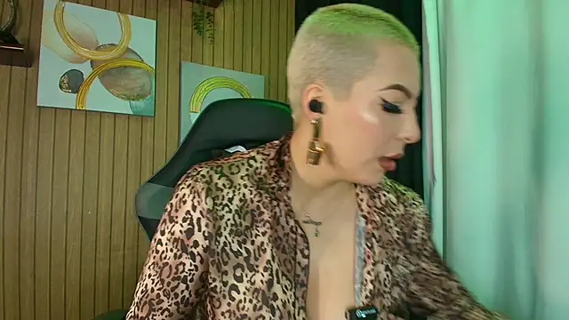 Camila Chainn online show from 02/04/26, 08:09