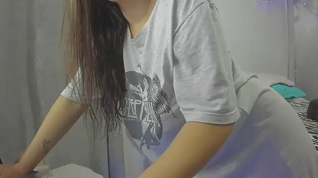 Snapshot of HARLEYNAPIER chatting on 11/23/25, 01:16 HARLEYNAPIER online show from 11/23/25, 01:16