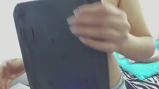 Snapshot of HARLEYNAPIER chatting on 11/25/25, 03:12 HARLEYNAPIER online show from 11/25/25, 03:12