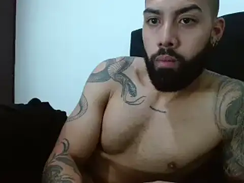 Snapshot of Hendry_ chatting on 12/20/24, 04:09 Hendry online show from 12/20/24, 04:09