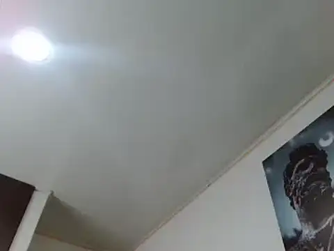 Snapshot of Hendry_ chatting on 12/28/24, 03:15 Hendry online show from 12/28/24, 03:15