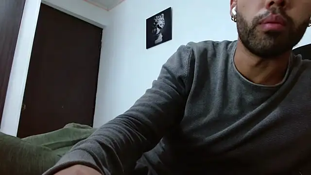 Snapshot of Hendry_ chatting on 01/29/25, 01:58 Hendry online show from 01/29/25, 01:58