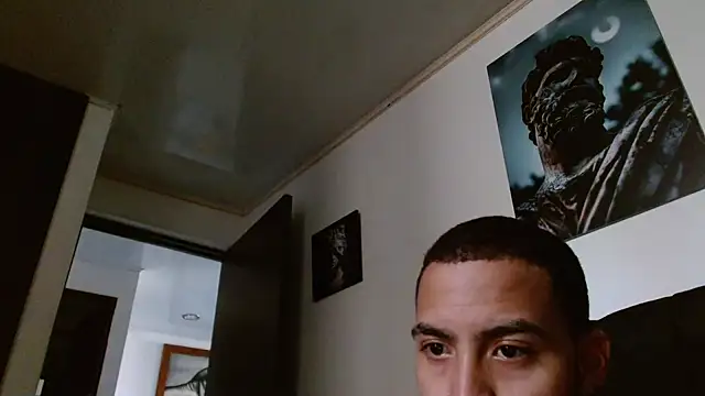 Snapshot of Hendry_ chatting on 01/29/25, 10:32 Hendry online show from 01/29/25, 10:32