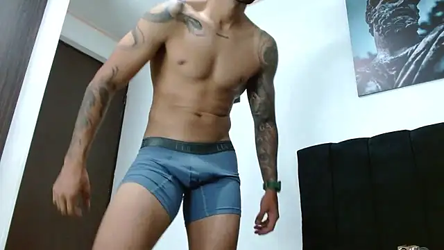 Snapshot of Hendry_ chatting on 01/30/25, 01:33 Hendry online show from 01/30/25, 01:33