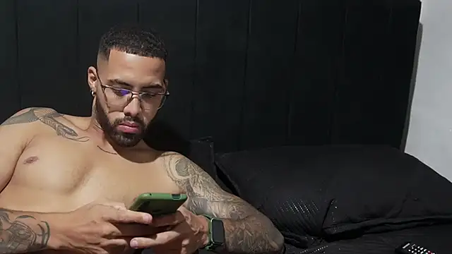 Snapshot of Hendry_ chatting on 02/06/25, 03:37 Hendry online show from 02/06/25, 03:37