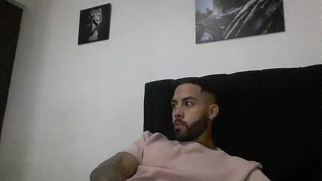 Snapshot of Hendry_ chatting on 02/07/25, 02:40 Hendry online show from 02/07/25, 02:40