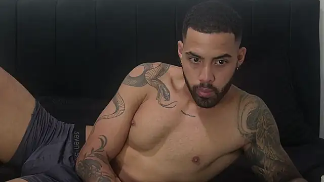 Snapshot of Hendry_ chatting on 02/08/25, 02:15 Hendry online show from 02/08/25, 02:15