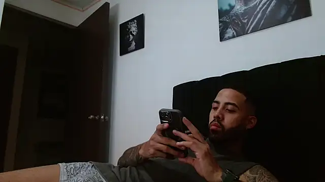 Snapshot of Hendry_ chatting on 02/21/25, 02:06 Hendry online show from 02/21/25, 02:06