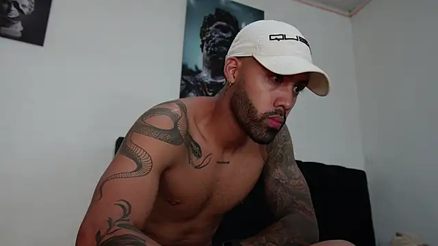 Snapshot of Hendry_ chatting on 02/22/25, 01:33 Hendry online show from 02/22/25, 01:33