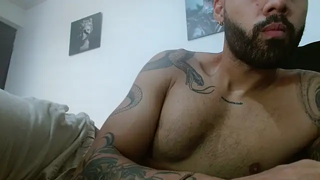 Snapshot of Hendry_ chatting on 03/01/25, 01:11 Hendry online show from 03/01/25, 01:11