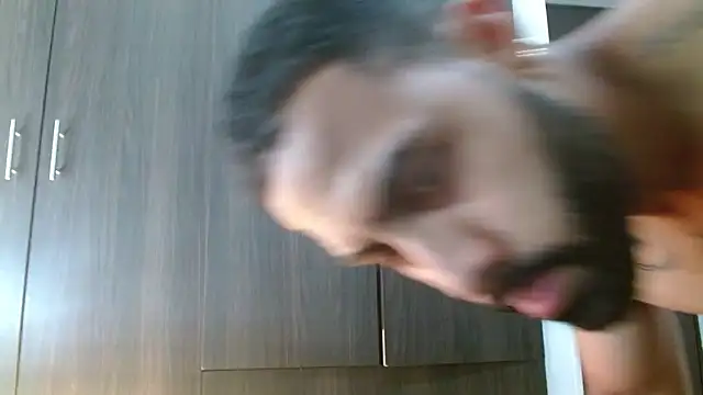 Snapshot of Hendry_ chatting on 03/11/25, 05:05 Hendry online show from 03/11/25, 05:05