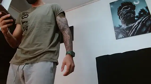 Snapshot of Hendry_ chatting on 03/22/25, 02:16 Hendry online show from 03/22/25, 02:16