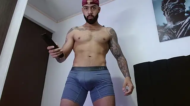 Snapshot of Hendry_ chatting on 03/22/25, 11:53 Hendry online show from 03/22/25, 11:53