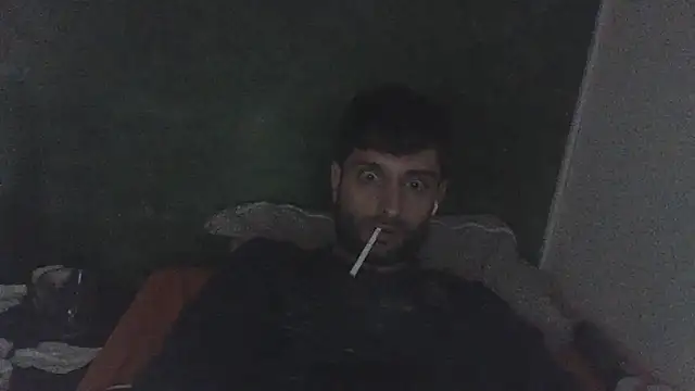 Snapshot of Xtremem00d chatting on 12/21/25, 10:11 Xtremem00d online show from 12/21/25, 10:11