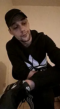 Snapshot of kx93 chatting on 02/02/25, 12:19 kx93 online show from 02/02/25, 12:19