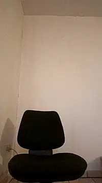 Snapshot of kx93 chatting on 02/08/25, 07:48 kx93 online show from 02/08/25, 07:48