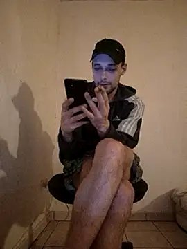 Snapshot of kx93 chatting on 02/09/25, 03:32 kx93 online show from 02/09/25, 03:32