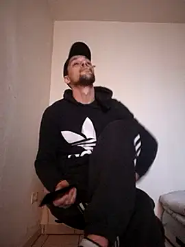 Snapshot of kx93 chatting on 02/13/25, 09:09 kx93 online show from 02/13/25, 09:09