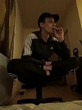 Snapshot of kx93 chatting on 02/17/25, 08:36 kx93 online show from 02/17/25, 08:36