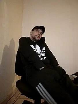 Snapshot of kx93 chatting on 03/05/25, 05:18 kx93 online show from 03/05/25, 05:18