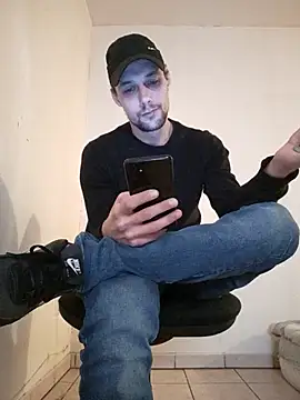 Snapshot of kx93 chatting on 03/11/25, 08:09 kx93 online show from 03/11/25, 08:09