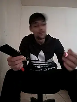 Snapshot of kx93 chatting on 03/15/25, 09:41 kx93 online show from 03/15/25, 09:41