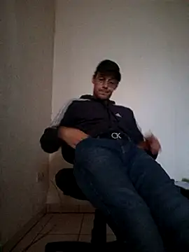 Snapshot of kx93 chatting on 03/22/25, 04:37 kx93 online show from 03/22/25, 04:37