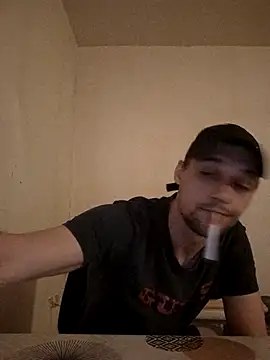 Snapshot of kx93 chatting on 10/15/25, 07:58 kx93 online show from 10/15/25, 07:58