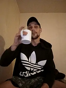 Snapshot of kx93 chatting on 10/24/25, 09:44 kx93 online show from 10/24/25, 09:44