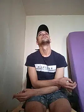 Snapshot of kx93 chatting on 11/09/25, 02:15 kx93 online show from 11/09/25, 02:15