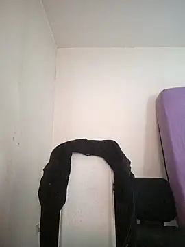 Snapshot of kx93 chatting on 11/13/25, 01:10 kx93 online show from 11/13/25, 01:10