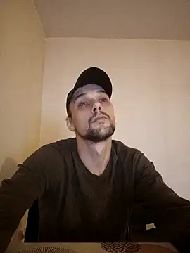 Snapshot of kx93 chatting on 11/24/25, 08:08 kx93 online show from 11/24/25, 08:08