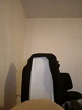 Snapshot of kx93 chatting on 12/02/25, 04:13 kx93 online show from 12/02/25, 04:13