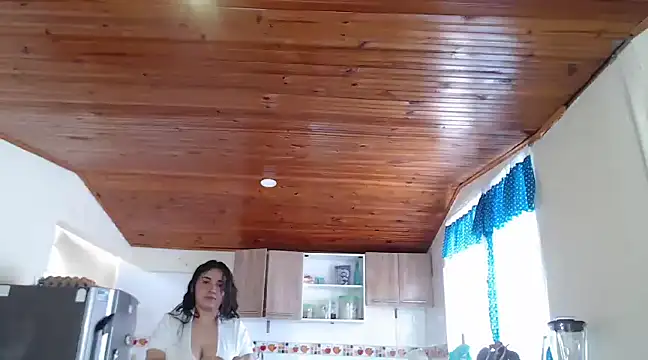 Snapshot of Cuty_sexy_hot chatting on 03/14/25, 05:35 Cuty sexy hot online show from 03/14/25, 05:35