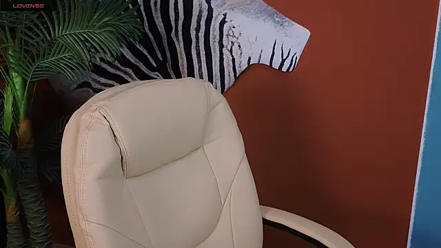 Snapshot of Alice__grace chatting on 01/19/25, 05:18 Alice grace online show from 01/19/25, 05:18