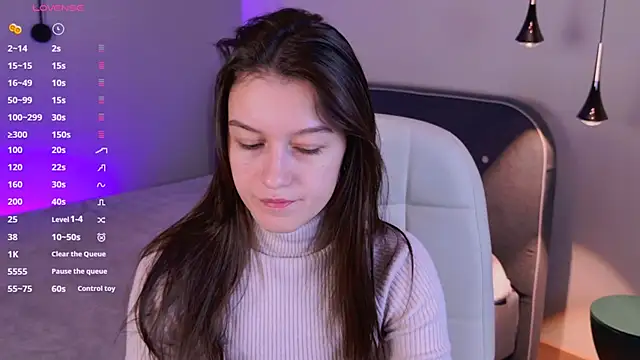 Snapshot of Alice__grace chatting on 01/25/25, 09:46 Alice grace online show from 01/25/25, 09:46