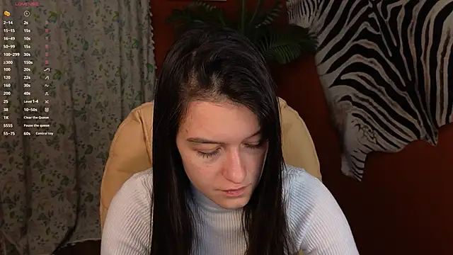 Snapshot of Alice__grace chatting on 01/29/25, 09:28 Alice grace online show from 01/29/25, 09:28