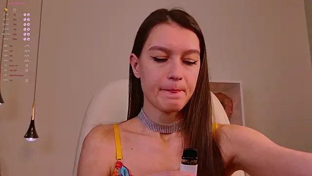 Snapshot of Alice__grace chatting on 01/31/25, 04:47 Alice grace online show from 01/31/25, 04:47