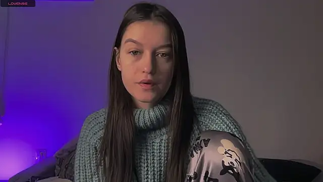 Snapshot of Alice__grace chatting on 02/19/25, 02:23 Alice grace online show from 02/19/25, 02:23