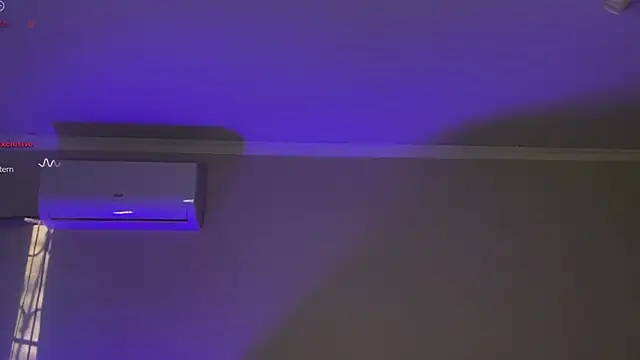 Snapshot of Alice__grace chatting on 02/26/25, 02:36 Alice grace online show from 02/26/25, 02:36