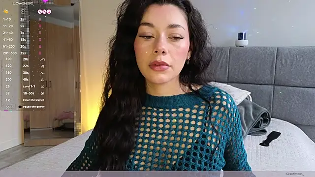 Soffimoon  online show from 03/31/26, 08:42