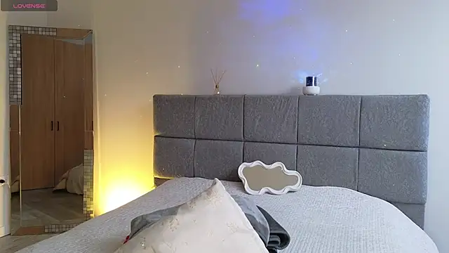 Soffimoon  online show from 04/13/26, 08:58