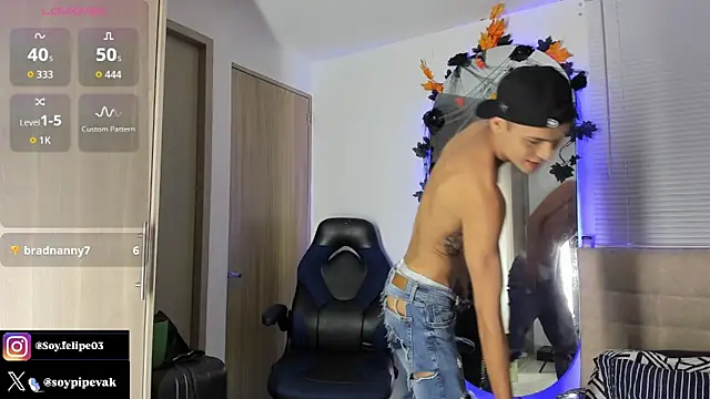 soyander03  online show from 10/24/25, 09:38