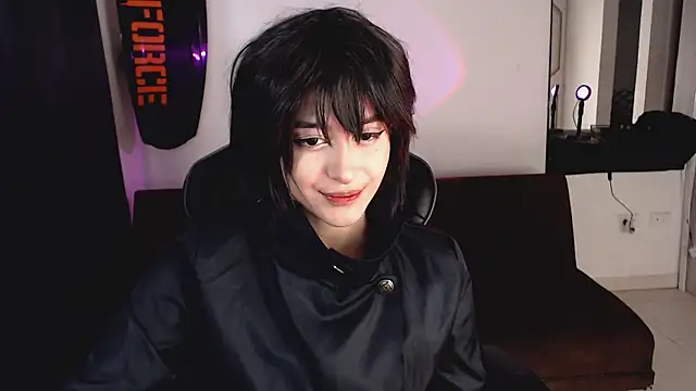 Snapshot of liz-beths chatting on 10/25/25, 03:07 liz-beths online show from 10/25/25, 03:07