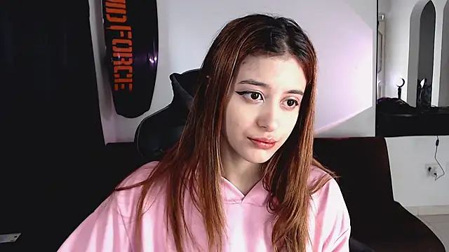 Snapshot of liz-beths chatting on 10/27/25, 07:51 liz-beths online show from 10/27/25, 07:51