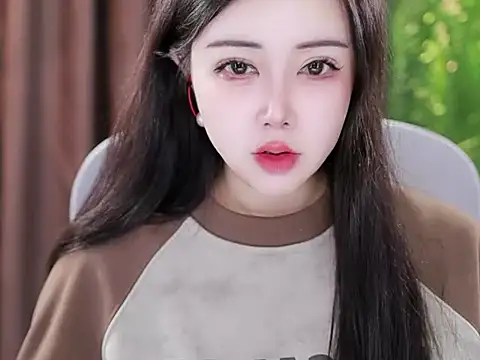 Qiaoqiao  online show from 01/24/25, 09:06