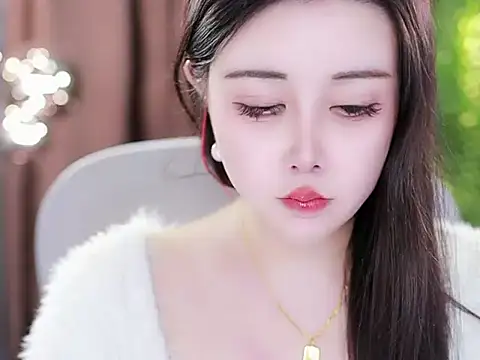 Qiaoqiao  online show from 02/12/25, 04:44